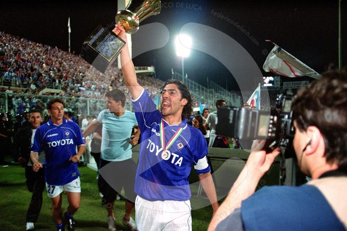 Hình ảnh Fiorentina vô địch năm 2001 với đội hình xuất sắc