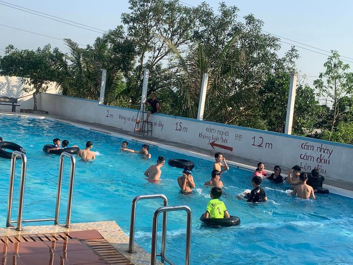 Hình ảnh Bể bơi Vũ Bằng 1
