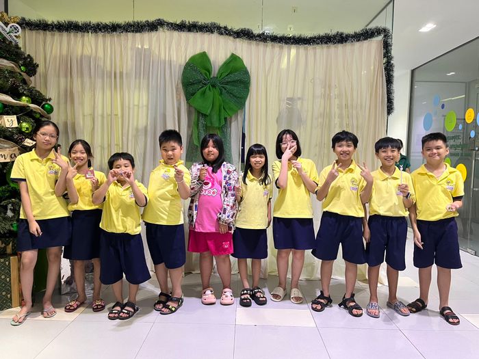 Hình ảnh Language World 1