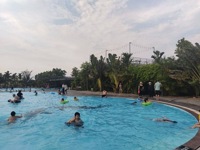 Hình ảnh Bể Bơi Tiên Lữ 2