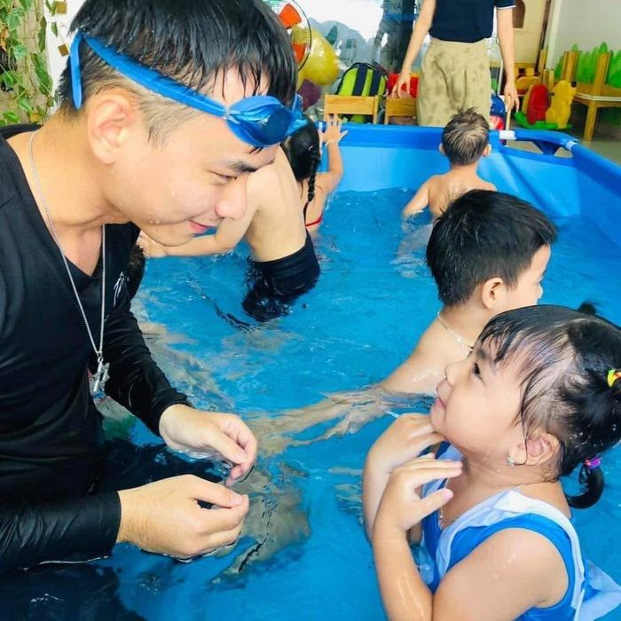 Hình ảnh 2 - Thầy Vinh dạy bơi tại Nha Trang