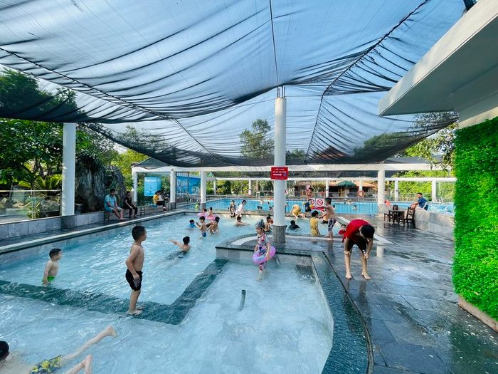 Hình ảnh Bể Bơi Xứ Thanh Eco-Village 1