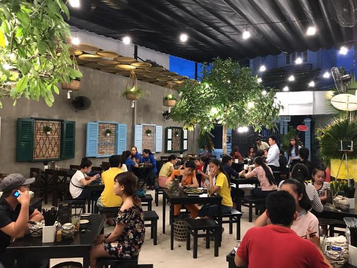 Không gian quán Bún đậu Làng Vòng - Ảnh 2