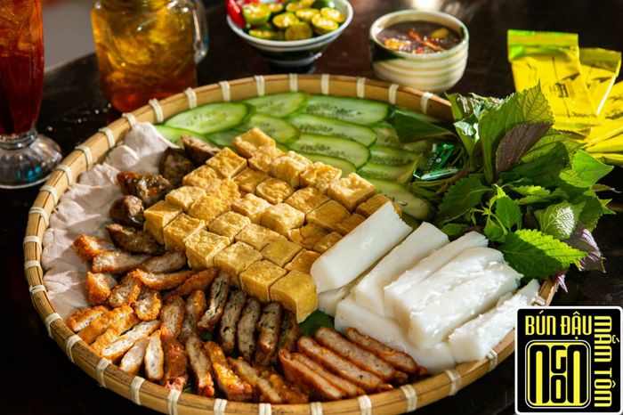 Bún đậu mắm tôm Đậu Vàng - Ảnh 1