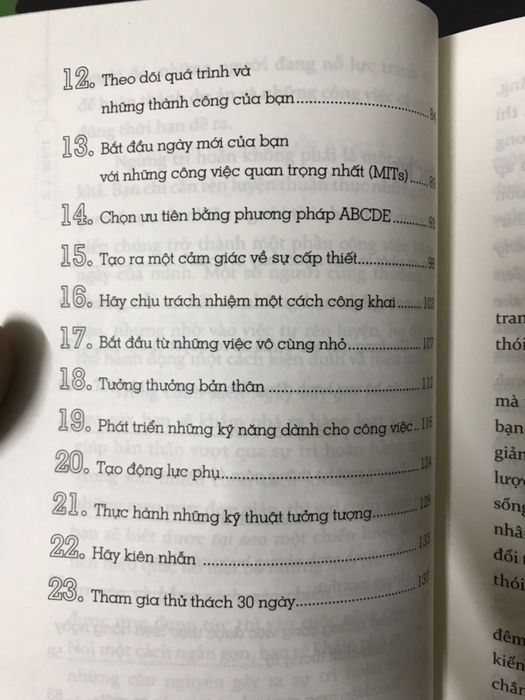 Hình ảnh cuốn sách Ngay bây giờ hoặc mãi mãi không có cơ hội - 2