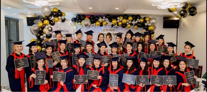 Hình ảnh Học Viện Phun Xăm Loan Nguyễn 1