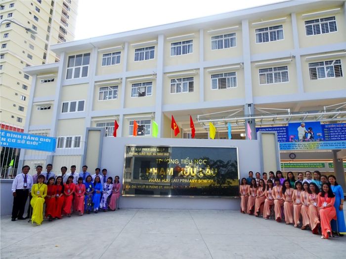 Hình ảnh 1 của Trường Tiểu học Phạm Hữu Lầu