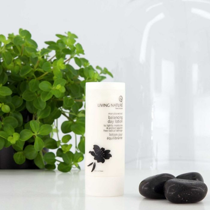 Ảnh Lotion Dưỡng Ẩm và Kiểm Soát Nhờn Balancing Day Lotion 2