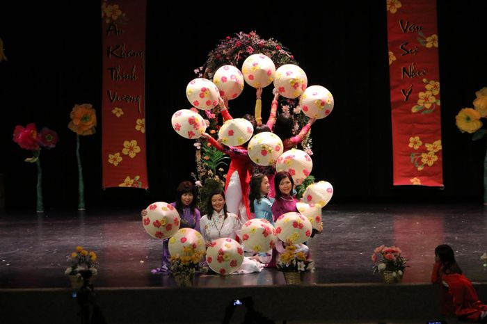 Múa nón - Hình ảnh 1