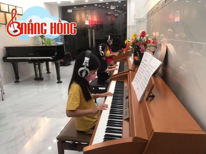 Hình ảnh Trường Nhạc Nắng Hồng số 1