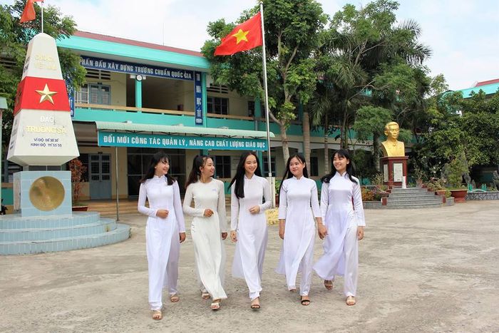 Trường THPT Đoàn Văn Tố - Ảnh 1