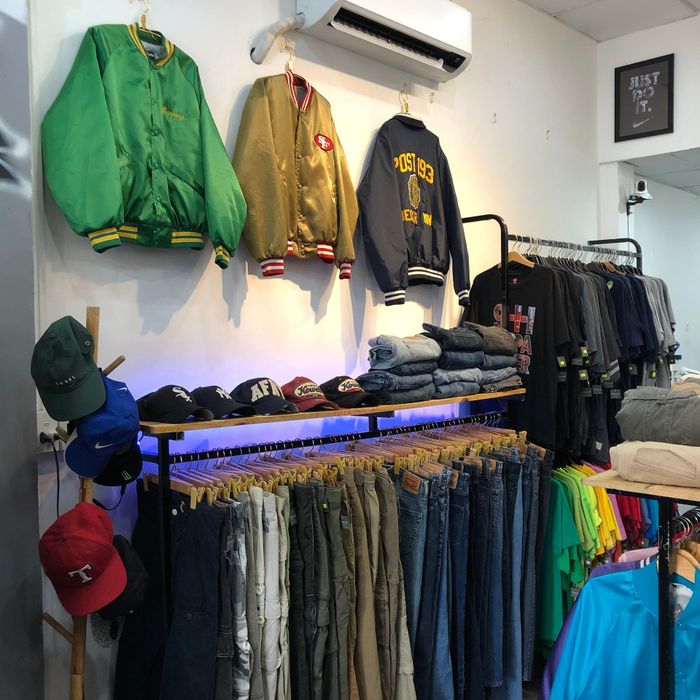 Hình ảnh của Colorist 2hand Shop 2