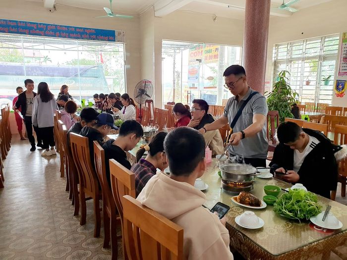 Hình ảnh 3 của Nhà Hàng Đức Hồng