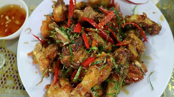 NHÀ HÀNG SÁU TỶ hình 2