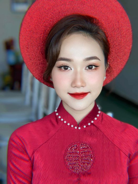 Hình ảnh 2 của <i>Cửa Hàng Trang Điểm Hương</i>