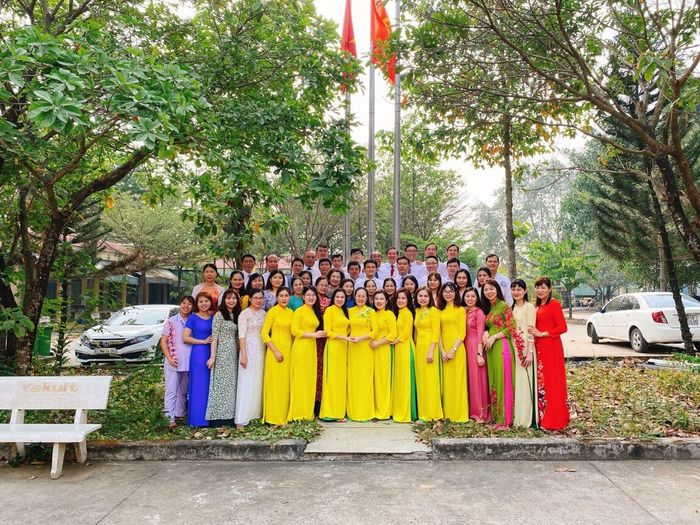 Tập thể nhân viên y tế Bệnh viện Da liễu Đồng Nai - Hình ảnh 2