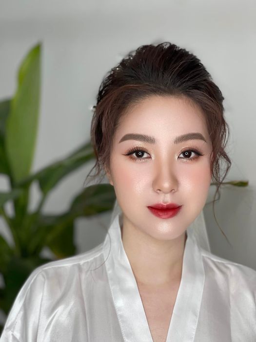 Hình ảnh 1 của <i>Cửa Hàng Trang Điểm Hương</i>