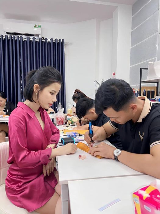Hình ảnh chuyên gia phun xăm Yến Trang Đỗ 3