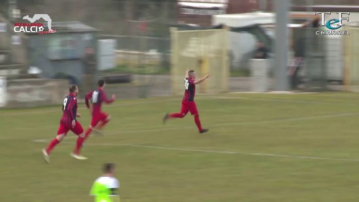 Virgilio ăn mừng sau khi ghi bàn ảnh 1