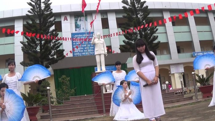 Bài hát: Con đường đến trường hình ảnh 1