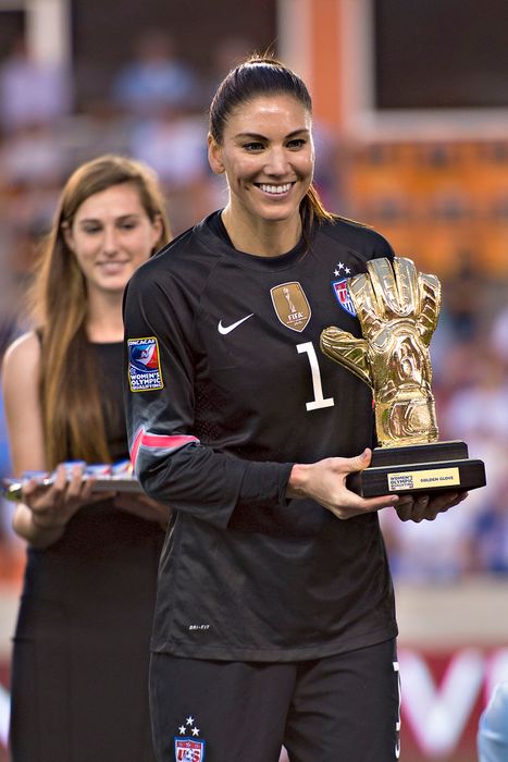 Hope Solo được xem là thủ môn hoàn hảo nhất. ảnh 1