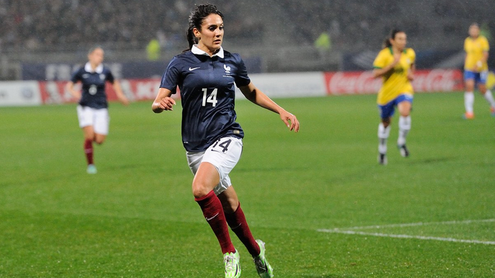 Louisa Necib được truyền thông Pháp gọi là 'người phụ nữ Zidane'. ảnh 1