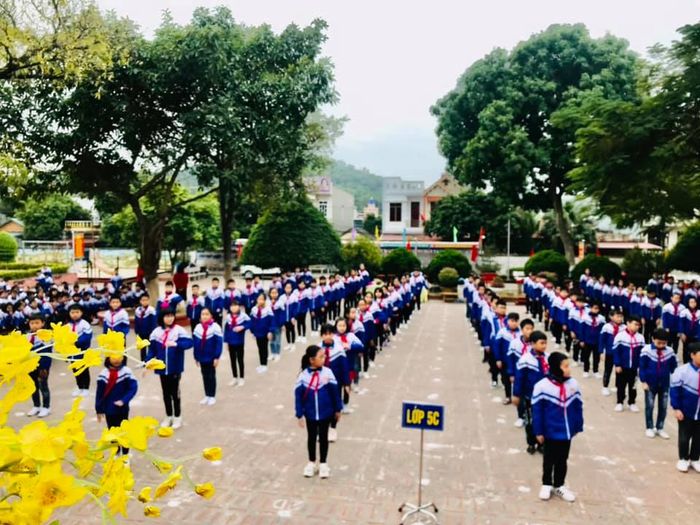 Trường tiểu học Sao Đỏ - Hình 1