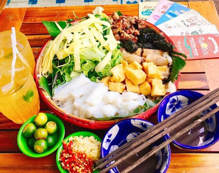 Bếp Đậu Đỏ - Bún Đậu Mắm Tôm & Ăn Vặt hình 1