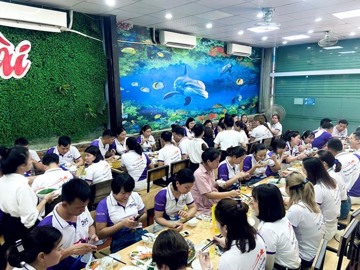 Nhà hàng Vạn Chài tại 14-16 Đại lộ Lê-nin, Vinh - Hình ảnh 1