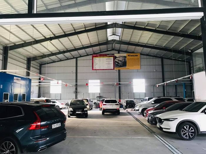 Hình ảnh Nhân Văn Auto 2