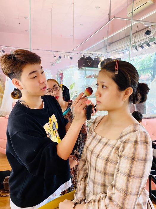 Ảnh 2 của Chuyên Gia Trang Điểm Raymond Nguyễn Phước