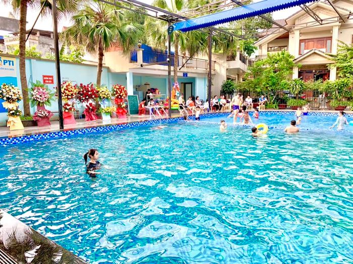 Ảnh 1 của Bể Bơi Hoàng Ngân