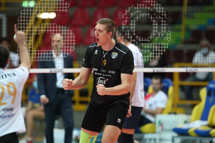 Alexander Kimerov cao 2.15m - ảnh 1