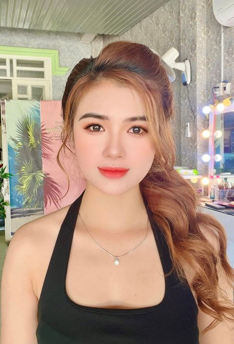 Hình ảnh Hellen Makeup 2