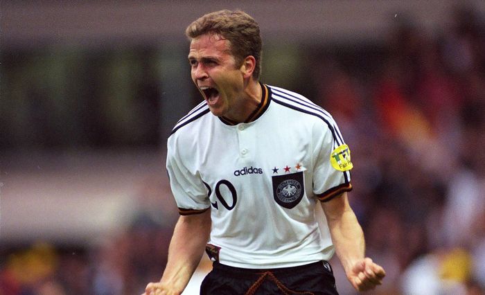 Oliver Bierhoff ghi bàn thắng Vàng mang về chức vô địch Euro 1996 cho Đức ảnh 1