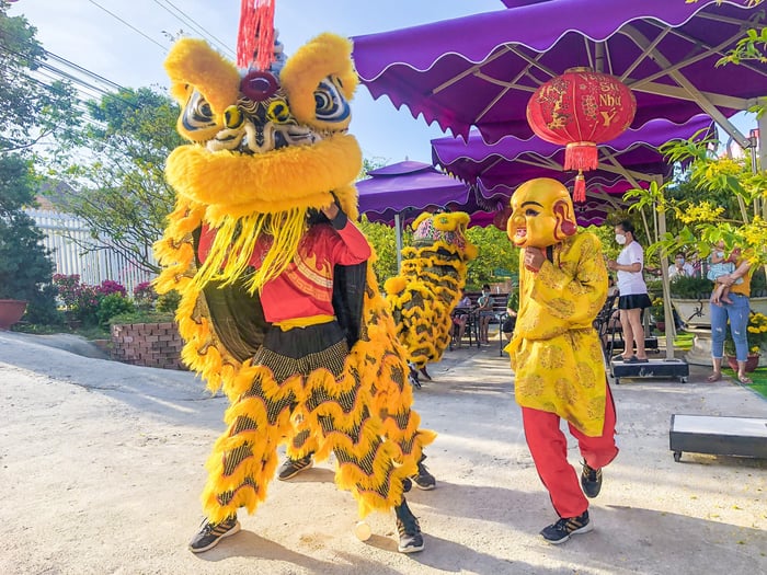 Hình ảnh Đoàn Lân Sư Rồng Liên Phong 2