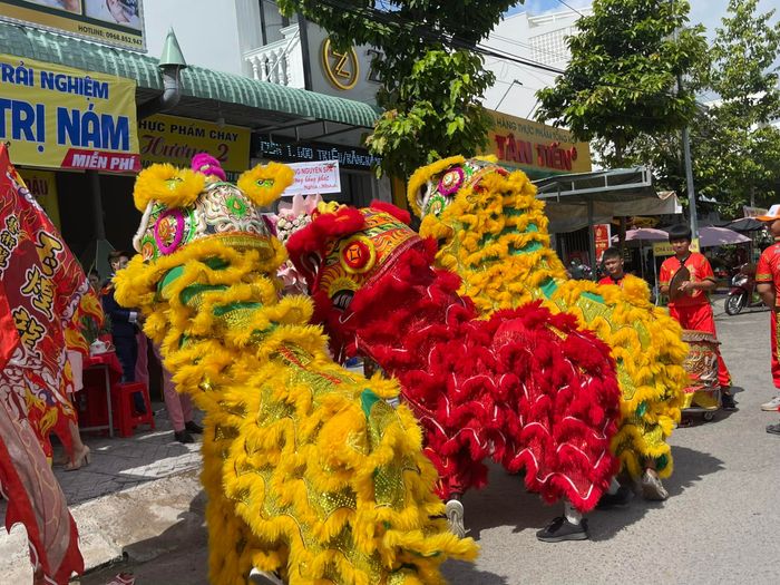 Hình ảnh Đoàn Nghệ Thuật Múa Lân Sư Rồng Ngọc Hoàng Long - Ảnh 2