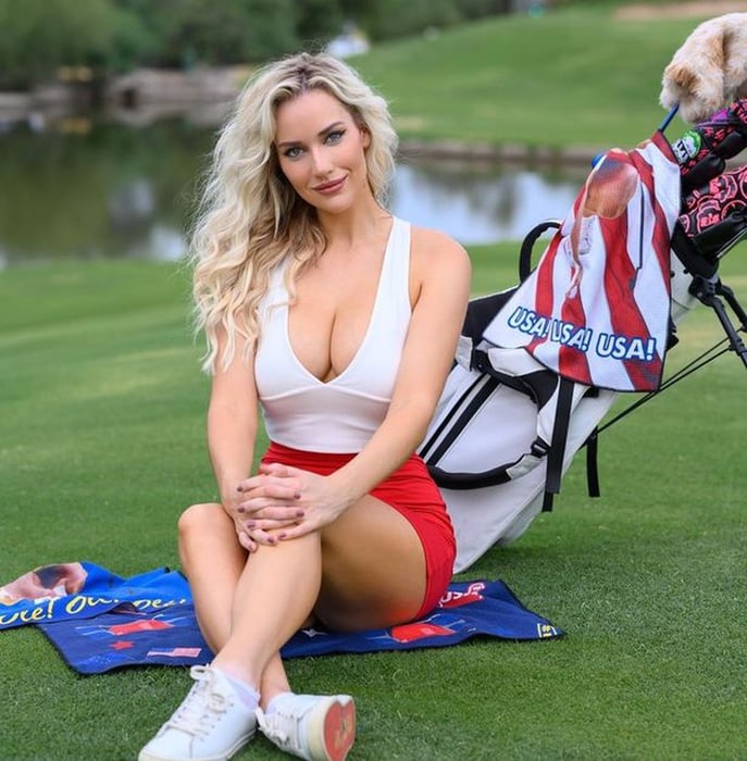 Paige Spiranac sở hữu vóc dáng quyến rũ và nụ cười duyên dáng. ảnh 1