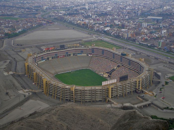 Hình ảnh sân Estadio Monumental 'U' nhìn từ trên cao số 1