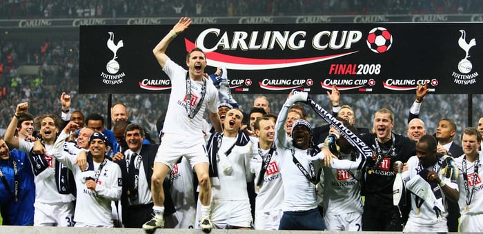 Hình ảnh của Tottenham vô địch với đội hình xuất sắc năm 2008