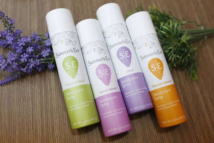 Xịt khử mùi vùng kín Summer's Eve Deodorant Spray - Hình 2