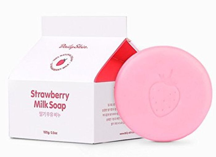 Xà phòng trị mụn Hàn Quốc Strawberry Milk Soap - Hình ảnh 2