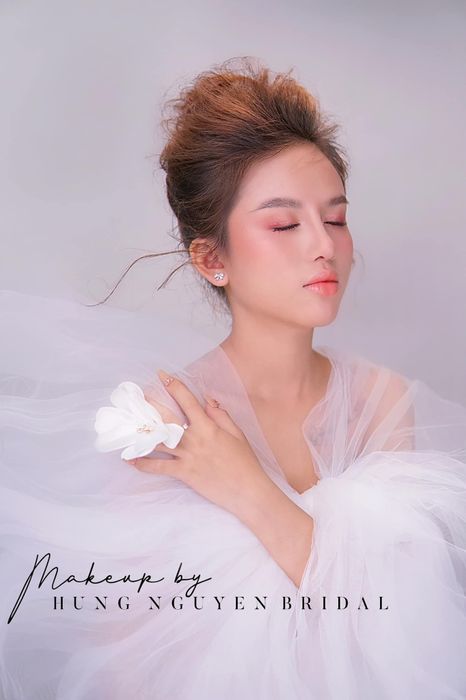 Hình ảnh Hung Nguyen Makeup & Bridal 1