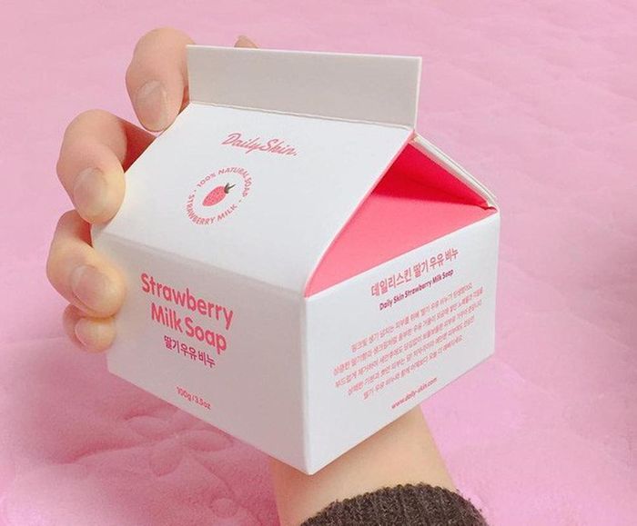 Xà phòng trị mụn Hàn Quốc Strawberry Milk Soap - Hình ảnh 1