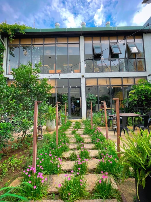 Hình ảnh 1 của Phương Minh Garden Dessert & Bistro Cafe