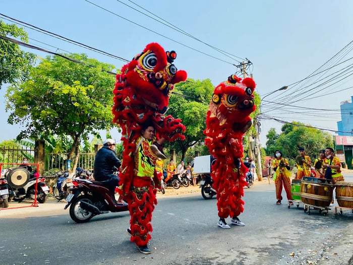 Đoàn Biểu Diễn Nghệ Thuật Lân Sư Rồng Trung Hoa Lộc hình 2