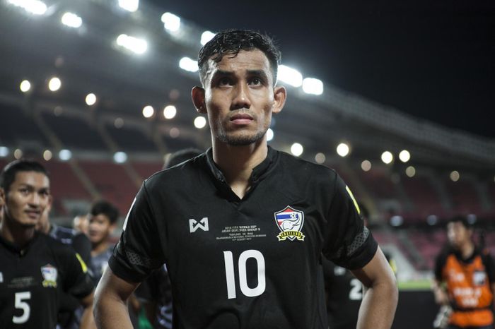 Teerasil Dangda luôn là trụ cột của đội tuyển Thái Lan, trong ảnh 1