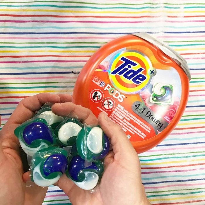 Hình ảnh viên giặt Tide Pods With Ultra Oxi ảnh 1