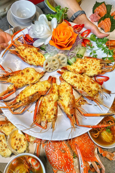 Hình ảnh Buffet Hải Sản Cửu Vân Long 3