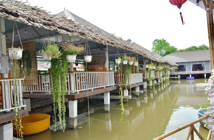 Hình ảnh 2 của Hương Quê Restaurant